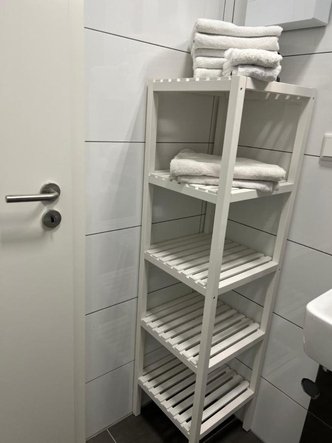 Freshly Renovated City Apartments Essen Kitchen Wifi Near Duesseldorf Airport Exterior photo